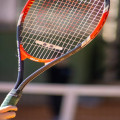 Hoe kies je de juiste snaardikte voor je tennisracket voor meer spin en comfort