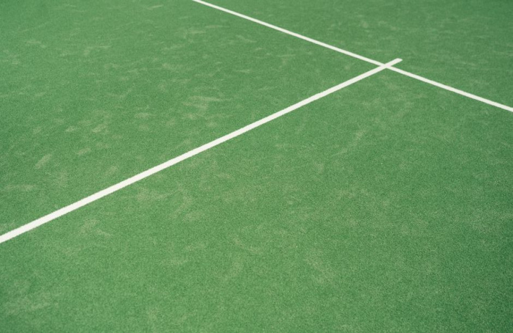 Tennissen op gras tijdens Wimbledon 2026: 5 verschillen met gravel die je merkt