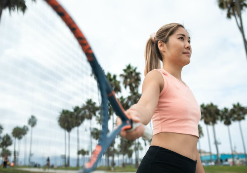 Zijn er in Sardinië hotels met een eigen tennisbaan?